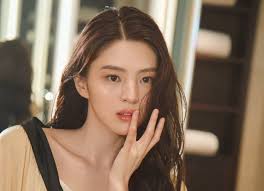 She made her acting debut in the 2017 drama series reunited worlds. Han So Hee S Instagram Account Floods Indonesian Netizen Comments Because Of Being Actor In The World Of The Married Regard News
