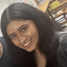 Ellie London's Instagram, Twitter & Facebook