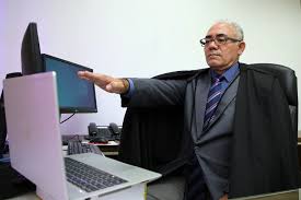 André ribeiro, 1953 in bordeaux/frankreich geboren, studierte von 1976 bis 1981 an der pforzheimer fachhochschule für. Tj Escolhe Adolfo Amaro Mendes Para Vaga De Desembargador Aberta Com Aposentadoria De Moura Filho Tocantins G1