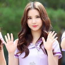 Can you complete the gfriend profile? Eunha Gfriend Profile Age Boyfriend Kpop Family And More Wikifamouspeople