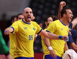 Reuters, the news and media division of thomson reuters, is the world's largest multimedia news provider, reaching billions of people worldwide every day. No Sufoco Brasil Bate Argentina E Vence A Primeira No Handebol Masculino Olimpiadas Ge