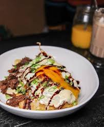 Food is a neighborhood market providing you with the new essentials. La Food Marketa