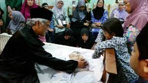 He is famously known for being the host of the malaysian version of who wants to be a millionaire? Isteri Jalaluddin Hassan Meninggal Dunia