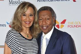 Marilyn mccoo werd geboren in jersey city, new jersey , als zoon van waymon en mary mccoo, die beiden arts waren. Marilyn Mccoo Pictures Photos Images Zimbio