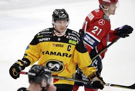Puljujärvi tuo oveluutta ja maalintekovoimaa joukkueeseen. Karppahyokkaaja Jussi Jokinen Keksi 16 Vuotta Sitten Ylivoimakuvion Joka Toimii Edelleen Ja On Tuottanut Kymmenia Lapiajoja Nhl Valmentaja Sanoi Etta Sinut Vedetaan Kylmaksi Siniviivalla Kaleva