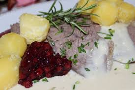Tafelspitz mit meerrettichsoße ist eine österreichische delikatesse. Kochbuch Der Tafelspitz Traditionel Mit Sahnemeerrettich Preiselbeeren Und Salzkartoffelnkochbuch Der Tafelspitz Traditionel Mit Sahnemeerrettich Preiselbeeren Und Salzkartoffeln