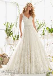 The skirt should fall above the knee. Best Wedding Dresses For Tall Brides Off 67 Www Daralnahda Com