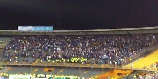 Jun 17, 2021 · la conclusión del duelo entre millonarios y junior tuvo una gran trifulca donde varios jugadores del 'tiburón' se vieron involucrados en una pelea en contra del delantero azul, ricardo 'caballo' márquez. Video Peleas Con Barras De Millonarios Empanan El Cumpleanos De Bogota Millonarios Vs Junior