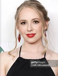 Kami Henderson's Instagram, Twitter & Facebook