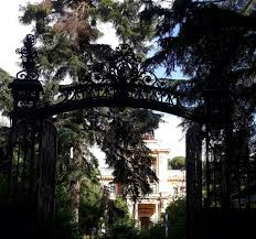 È legato alla qualità del i letti in ferro battuto possono essere creati seguendo linee moderne o tradizionali ed abbinarli a comodini o lampade sempre in ferro. Rerum Romanarum Ottobre 2020
