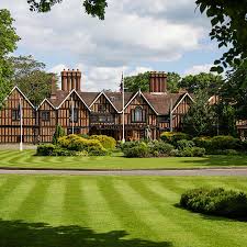 Diese sind alle fußläufig vom hotel erreichbar und das auto kann auf dem hotelparkplatz (kostet 5 pfund/tag) bleiben. Hotel Holiday Inn Express Warwick Stratford Upon Avon Warwick Trivago Co Uk