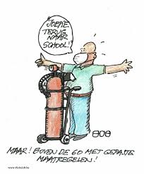 Kees opent het laatste pak wc papier gekocht door zijn ouders in 2020. Corona Cartoon T Scheldt