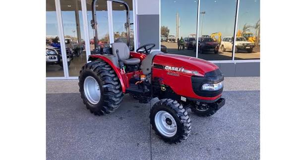 Case IH Farmall 35B Tractor