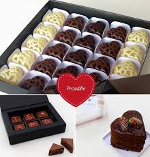 Caixa Artesanal Delicias De Amor Preço Doces Especiais Para O Dia Dos Namorados Constance Zahn Casa Decor Doces Cestas De Doces Minissobremesas