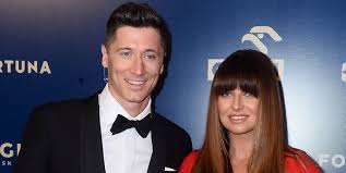 Seine frau anna ist im 5. Robert Lewandowskis Frau Anna Hat Auftrag Champions League Noch Mal Gewinnen Mopo De