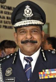 Ketua polis negara, tan sri abdul hamid bador (tengah) menyaksikan penyerahan tugas mantan timbalan ketua polis negara Thaiveegan Mula Tugas Timbalan Ketua Polis P Pinang Hari Ini Semasa Mstar