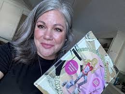 Mary Everett's Instagram, Twitter & Facebook