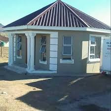 100 Rondavels Ideas Round House Plans Round House House Plan Gallery Our huge inventory of house blueprints includes simple house plans, luxury home plans, duplex floor plans, garage plans, garages with apartment plans, and more.