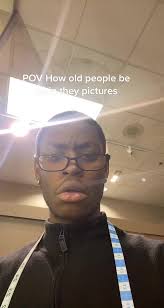 How old people take pictures #fy #foryoupage #foryourpages #AVrboForTo...