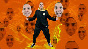 Yoga fire er et norsk rockeband bestående av benjamin helstad («benjamin») (vokal), jonas forsang moksnes («apollo») (sologitarist), aslak hartberg («alis») (bassist), og sveinung eide («dr. Yoga Fire Kant Shazam