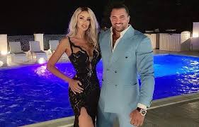 Citește cele mai recente știri despre bianca drăgușanu. Bianca DrÄƒguÈ™anu Rupe TÄƒcerea DupÄƒ Arestarea Lui Alex Bodi Ce I A Transmis Fostului SoÈ› Capital