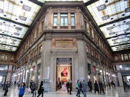 Shopping in trastevere is a scattered affair, which fits the narrow, winding streets of the area perfectly by giving you more to explore. The Best And Most Exclusive Shopping Malls In Rome