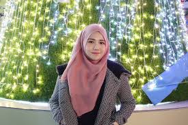 Os bukan osbon maharaja lawak mr. Kini Bergelar Doktor Anak Gadis Pelawak Mr Os Hadiahkan Kejayaan Untuk Arwah Ayahnya Tahniah Hijabista