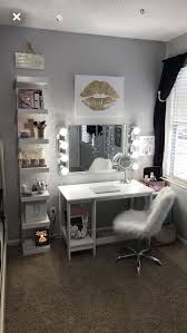 Best Must Have Bedroom Ideas And Makeup Vanity Necessities To Live Out Your Best Roomgoals Trendy Bedroom Bedroom Diy Bedroom Design