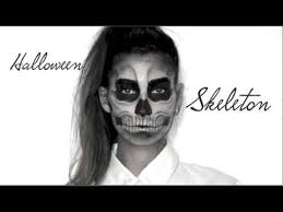 Je peaufine les détails du maquillage mexicain. Lufy Squelette Maquillage Halloween Facile Skeleton Make Up Lady Gaga Born This Way Youtube