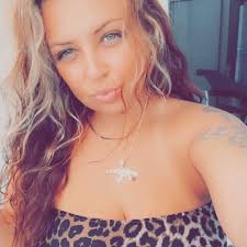 And if you want queso like at the restaurant, this is my favorite one 😋😋