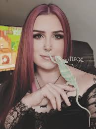 Taryn Logan (u/ThatNeurodivergent)