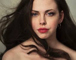 I love faces! . . . . . #luciaharmonphotography #vintagedressphotographer  #greatercincinnatiportraitphotographer #gravitybackdrops #magazinestyle  #photobizfaves #cincinnatiportraitphotographer #beyourownmaincharacter  #beautyfromtheinsideout ...