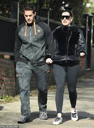 Jeremy is an italian model, and the couple has been dating since 2015. Kelly Brook Displays Results Of Her Two Stone Weight Loss On A Stroll With Boyfriend Jeremy Parisi Sound Health And Lasting Wealth