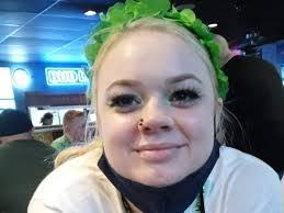 Casandra Smith's Instagram, Twitter & Facebook