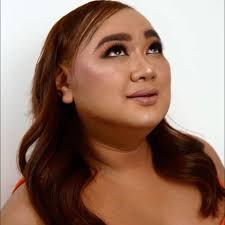 LAUNDRY XMAS TREE' 🌲 Ricci Rivero at Leren Mae Baustista parehong  nagbahagi ng larawan ng labahan na hugis christmas tree sa kanilang IG  story. "oh buo na" saad ni Ricci. Photo by