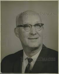 1965 Press Photo Lee Driscoll, New Paint Department Manager at Sears Store