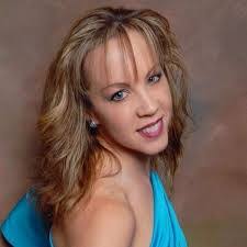 Deana Love's Instagram, Twitter & Facebook