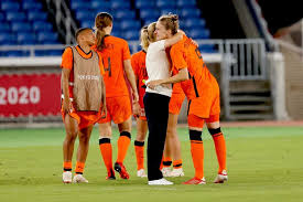 Jun 15, 2021 · vivianne miedema en lieke martens maken dinsdag hun opwachting bij de oranjevrouwen voor de oefeninterland tegen noorwegen. Hg 5d 5m Rqwvm