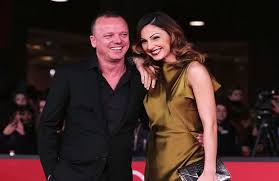 Oggi anna tatangelo è quindi una delle cantanti più amate e dopo il successo di guapo e la sua partecipazione a name that tune, tutti la adorano. Tatangelo E D Alessio Come Sono I Rapporti Dopo La Separazione