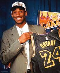 1 254 Likes 7 Comments Nbalightsout Nbalightsout On Instagram Happy Mamba Day 8 2 Kobe Bryant Pictures Kobe Bryant Black Mamba Kobe Bryant Family