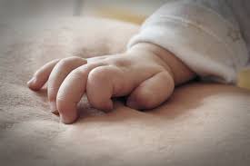 구미=뉴시스 김진호 기자 = 경북 구미에서 숨진 3세 여아의 친모 a(49)씨의 닫혀진 입은 언제쯤 열릴까. ì„œìš¸ì‹ ë¬¸ ì „ ë‚¨íŽ¸ ì• ë¼ ë³´ê¸° ì‹«ì—ˆë‹¤ êµ¬ë¯¸ 3ì‚´ ì—¬ì•„ ì‚¬ë§ì›ì¸ ë¯¸ìƒ ì¢…í•©