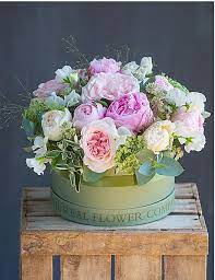 The Real Flower Company Chelsea Pastel Pink Hat Box Arrangement Hat Box Flowers Pink Flower Bouquet Pink Flowers