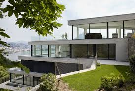 The exterior of these modern house plans could include odd shapes and angles, and even a flat roof. Is A Flat Roof House Design Right For You Ropa Roofing