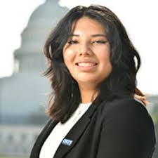 Diana Carrera's Instagram, Twitter & Facebook