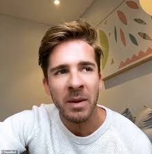 Hugh Sheridan shares heartbreaking footage from father Denis' funeral