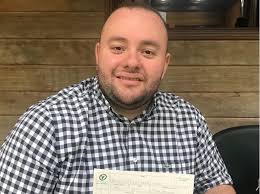 Filho da presidente do TCE-AM se filia em partido da base de Amazonino