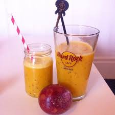 Grand Smoothie Et Petit Smoothie Maracuja Fruit De La Passion Pomme Banane Clementine Smoothie Healthy Frais Fruits Yum Pomme Banane Maracuja Dessert In 2020
