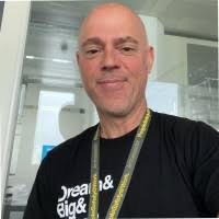 800+ "Stelzer" profiles