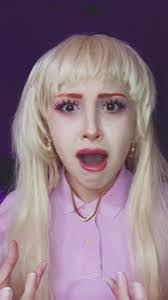 Lola Castle's Instagram, Twitter & Facebook