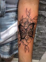 Leleticia Gomes Is On Instagram 2 028 People Follow Their Account Tatuagem Tatuagem Feminina Borboleta